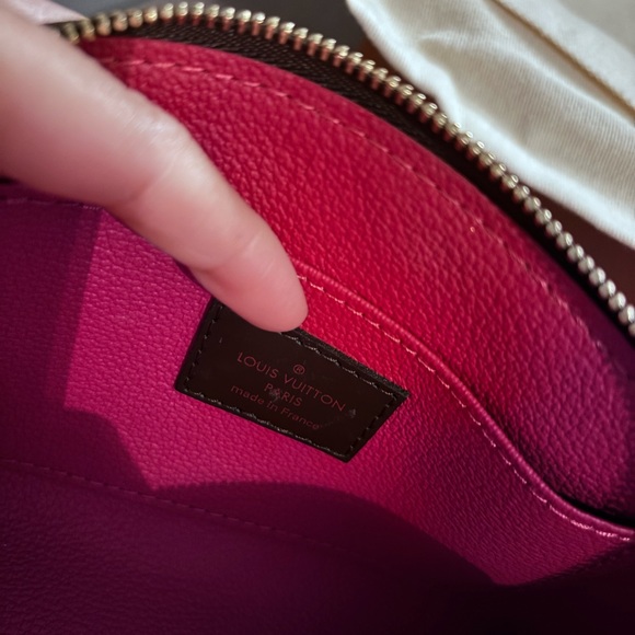 Louis Vuitton Cosmetic Pouch PM - Picture 7 of 8